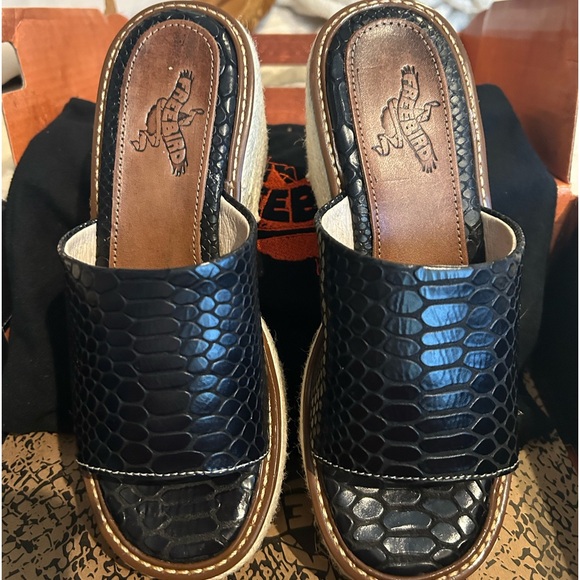 Freebird Miami black snake leather wedge sandals NWT 6 - Picture 3 of 6